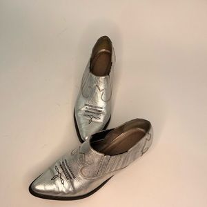 Clicks Silver leather Booties